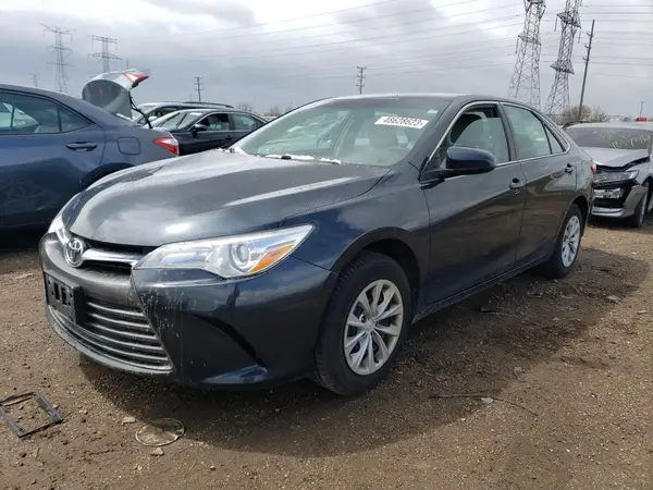 4T1BF1FK4HU353024 2017 TOYOTA CAMRY - Image 1