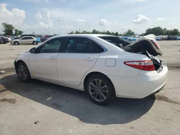 4T1BF1FK4HU354030 2017 TOYOTA CAMRY - Image 2