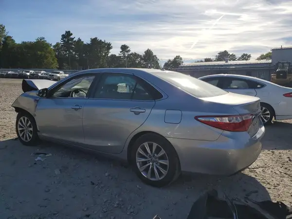 4T1BF1FK4HU354738 2017 TOYOTA CAMRY - Image 2