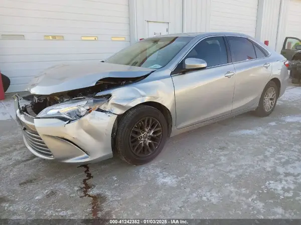 4T1BF1FK4HU354951 2017 TOYOTA CAMRY - Image 2