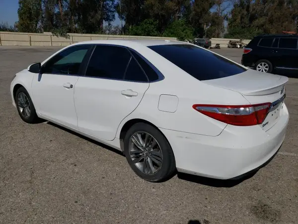 4T1BF1FK4HU356022 2017 TOYOTA CAMRY - Image 2