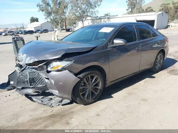 4T1BF1FK4HU356831 2017 TOYOTA CAMRY - Image 2