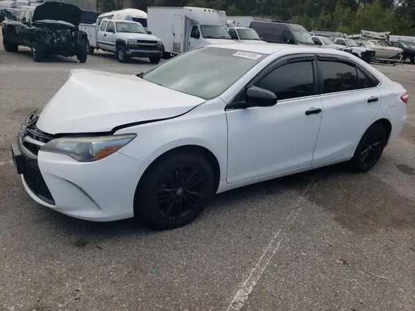 4T1BF1FK4HU356862 2017 TOYOTA CAMRY - Image 1