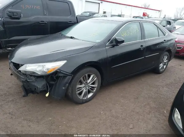 4T1BF1FK4HU358174 2017 TOYOTA CAMRY - Image 2