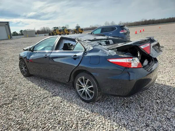 4T1BF1FK4HU359566 2017 TOYOTA CAMRY - Image 2