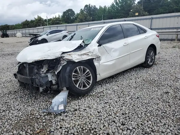4T1BF1FK4HU360409 2017 TOYOTA CAMRY - Image 1