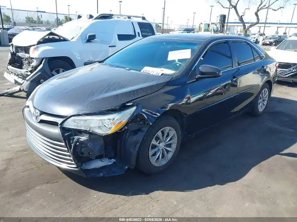 4T1BF1FK4HU360572 2017 TOYOTA CAMRY - Image 2
