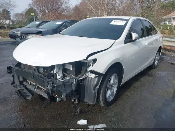 4T1BF1FK4HU361060 2017 TOYOTA CAMRY - Image 2