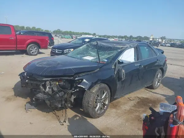 4T1BF1FK4HU361124 2017 TOYOTA CAMRY - Image 2