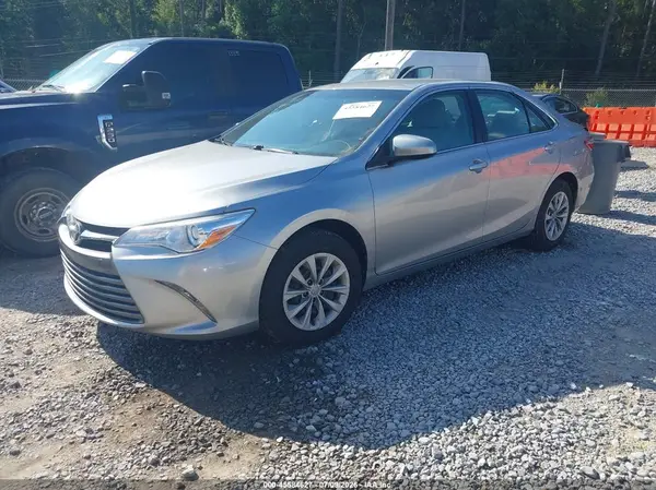 4T1BF1FK4HU361334 2017 TOYOTA CAMRY - Image 2
