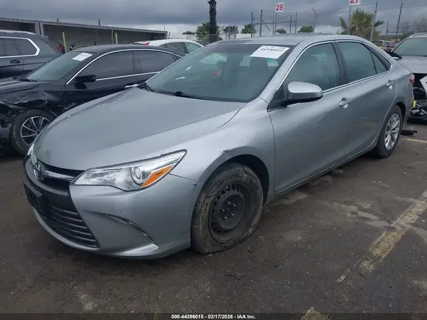 4T1BF1FK4HU363732 2017 TOYOTA CAMRY - Image 2