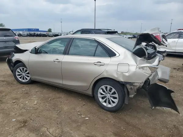 4T1BF1FK4HU366565 2017 TOYOTA CAMRY - Image 2