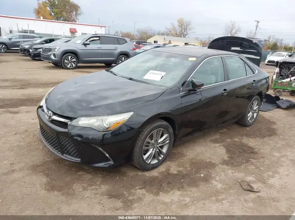 4T1BF1FK4HU367070 2017 TOYOTA CAMRY - Image 2