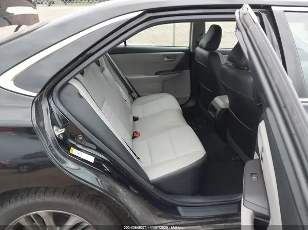 4T1BF1FK4HU367070 2017 TOYOTA CAMRY - Image 8