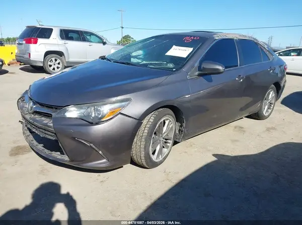 4T1BF1FK4HU367442 2017 TOYOTA CAMRY - Image 2