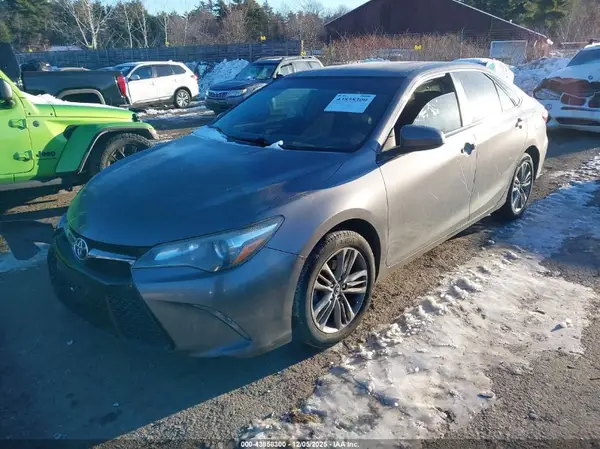 4T1BF1FK4HU368896 2017 TOYOTA CAMRY - Image 2