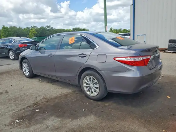 4T1BF1FK4HU370714 2017 TOYOTA CAMRY - Image 2
