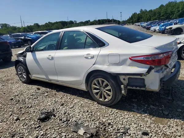 4T1BF1FK4HU370728 2017 TOYOTA CAMRY - Image 2