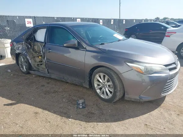 4T1BF1FK4HU370809 2017 TOYOTA CAMRY - Image 1