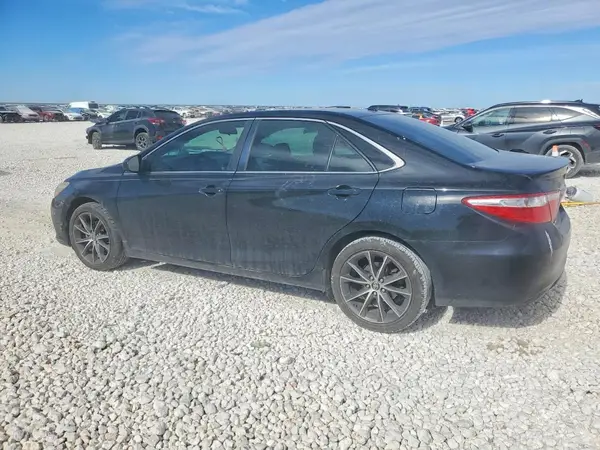 4T1BF1FK4HU370910 2017 TOYOTA CAMRY - Image 2