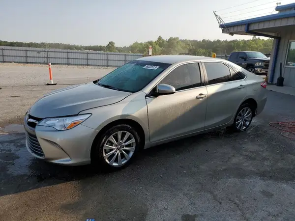4T1BF1FK4HU372141 2017 TOYOTA CAMRY - Image 1
