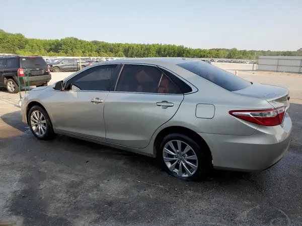 4T1BF1FK4HU372141 2017 TOYOTA CAMRY - Image 2
