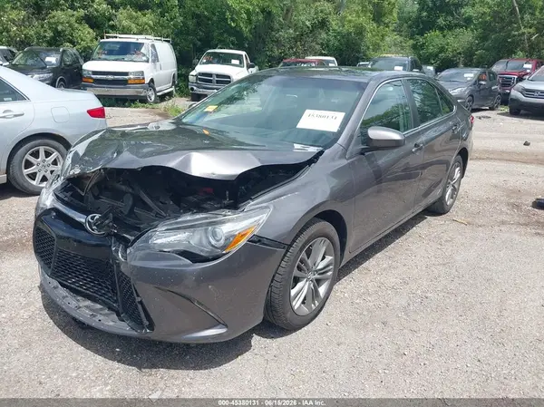 4T1BF1FK4HU372611 2017 TOYOTA CAMRY - Image 2
