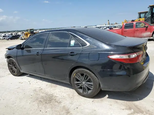 4T1BF1FK4HU372723 2017 TOYOTA CAMRY - Image 2