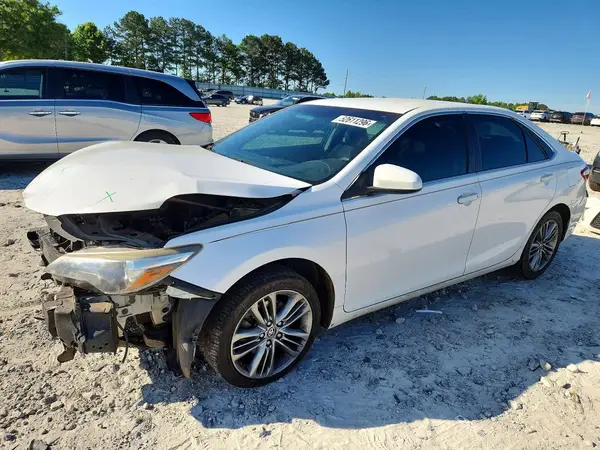 4T1BF1FK4HU378666 2017 TOYOTA CAMRY - Image 1