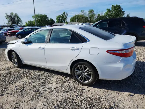 4T1BF1FK4HU378845 2017 TOYOTA CAMRY - Image 2