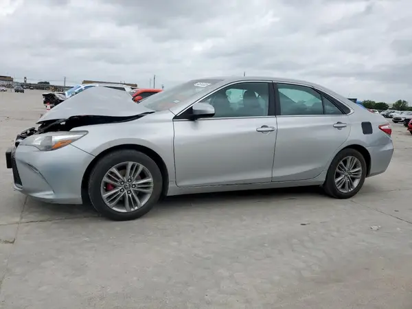4T1BF1FK4HU379087 2017 TOYOTA CAMRY - Image 1
