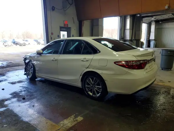4T1BF1FK4HU380658 2017 TOYOTA CAMRY - Image 2