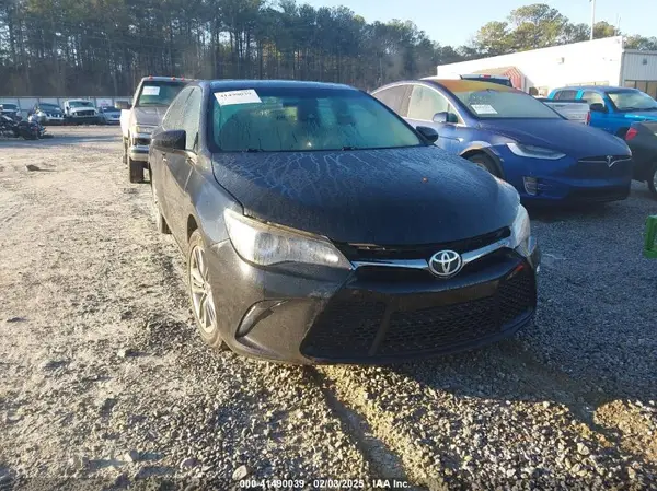 4T1BF1FK4HU383222 2017 TOYOTA CAMRY - Image 1