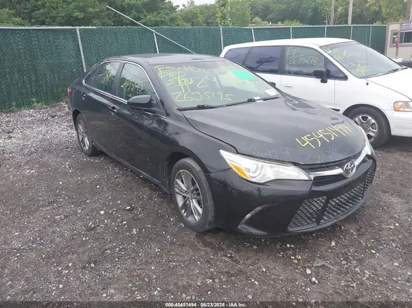 4T1BF1FK4HU385651 2017 TOYOTA CAMRY - Image 1