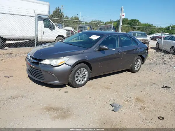 4T1BF1FK4HU386363 2017 TOYOTA CAMRY - Image 2