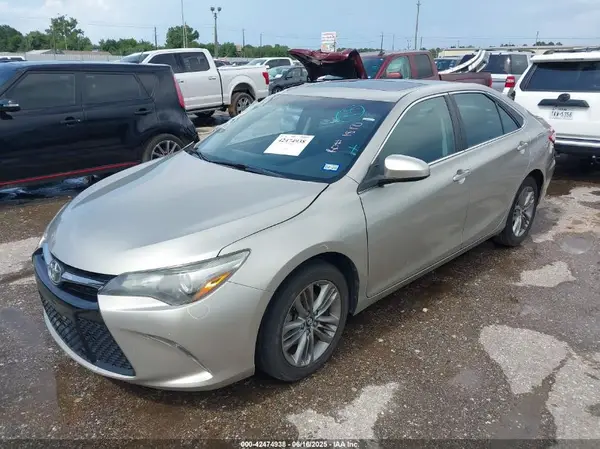 4T1BF1FK4HU386959 2017 TOYOTA CAMRY - Image 2