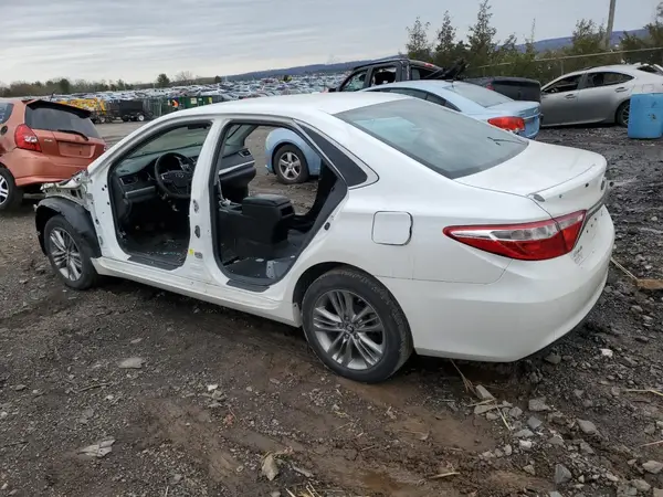 4T1BF1FK4HU388825 2017 TOYOTA CAMRY - Image 2