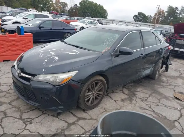 4T1BF1FK4HU390249 2017 TOYOTA CAMRY - Image 2