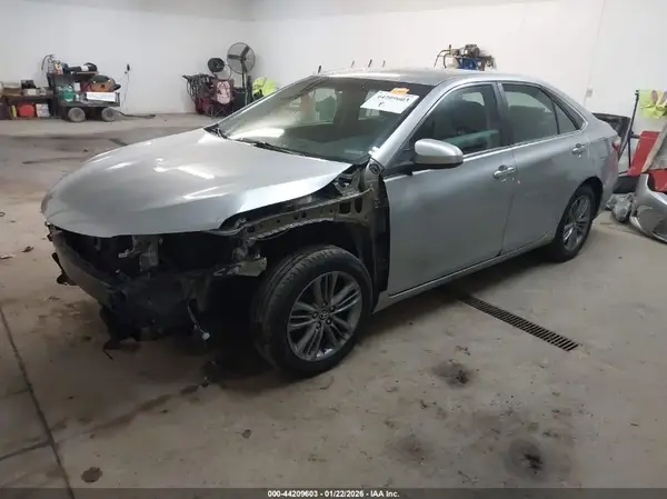 4T1BF1FK4HU390607 2017 TOYOTA CAMRY - Image 2