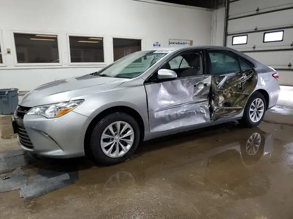 4T1BF1FK4HU392454 2017 TOYOTA CAMRY - Image 1