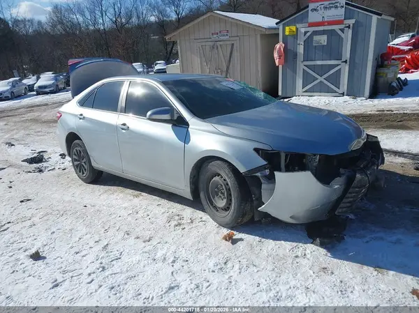 4T1BF1FK4HU392891 2017 TOYOTA CAMRY - Image 1