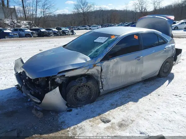4T1BF1FK4HU392891 2017 TOYOTA CAMRY - Image 2