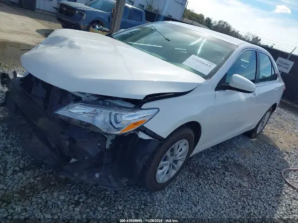 4T1BF1FK4HU395192 2017 TOYOTA CAMRY - Image 2