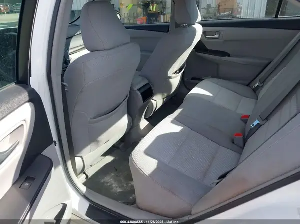 4T1BF1FK4HU395192 2017 TOYOTA CAMRY - Image 8