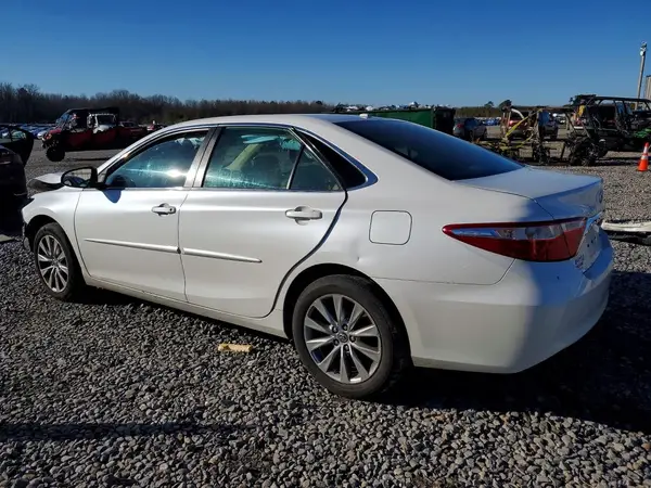 4T1BF1FK4HU395807 2017 TOYOTA CAMRY - Image 2