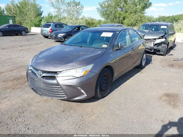 4T1BF1FK4HU395872 2017 TOYOTA CAMRY - Image 2
