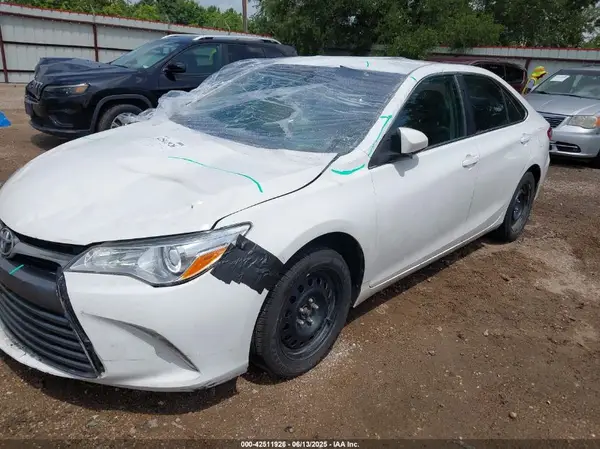 4T1BF1FK4HU398433 2017 TOYOTA CAMRY - Image 2
