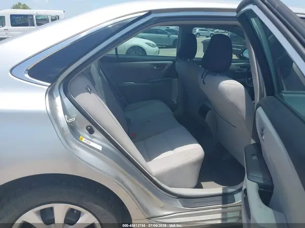 4T1BF1FK4HU402349 2017 TOYOTA CAMRY - Image 8