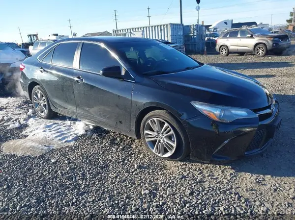 4T1BF1FK4HU404361 2017 TOYOTA CAMRY - Image 1