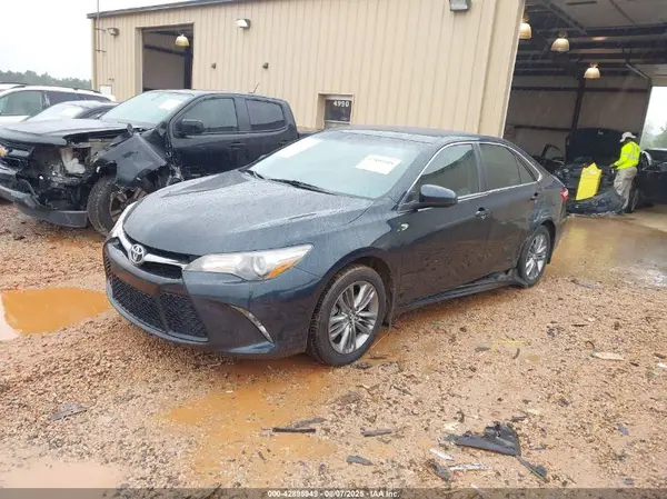 4T1BF1FK4HU406711 2017 TOYOTA CAMRY - Image 2